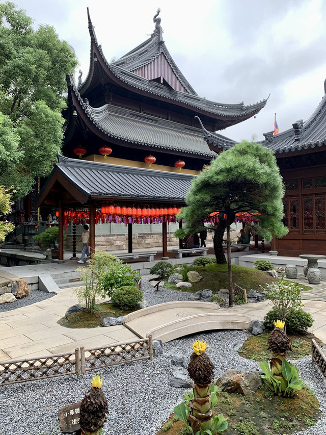 A Moment of Peace: Experiencing the Jade Buddha Temple in Shanghai