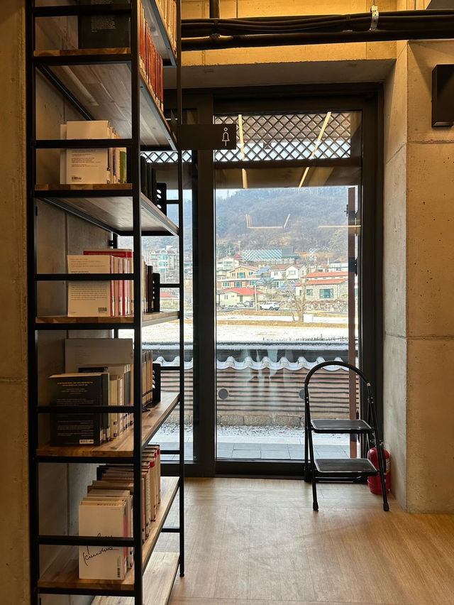 인문학 감각을 채울 한옥카페, 후마니타스 ☕️✨ 인문학 감각을 채울 한옥카페, 후마니타스 ☕️✨