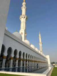 An awesome visit to this beautiful mosque sheikh zayed 💜