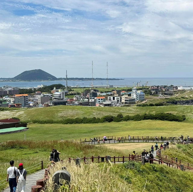 Sunrise Serenity: Seongsan Ilchulbong