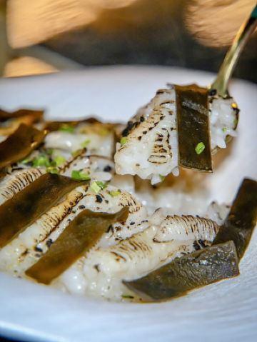 朝啡晚酒食好西，想試新嘢快坐低