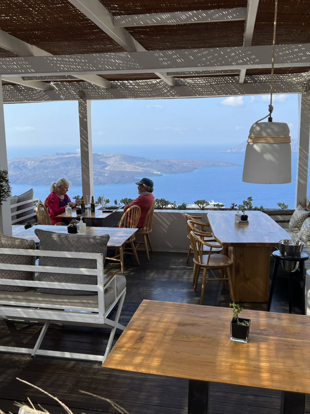 Seafood Pasta with a View at Idol Restaurant Bar🍝