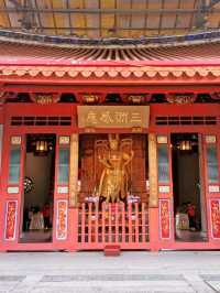 Lian Shan Shuang Lin Monastery in Singapore