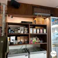 Homeland Cafe & Grocer (Thonglor 13)