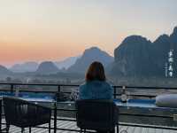 📍寮國不能錯過的背包客天堂。萬榮(Vang Vieng) 