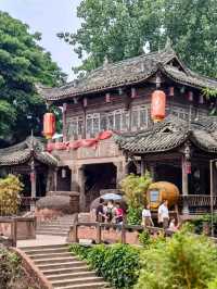Longtan Plaza: A Spacious Sunken Square