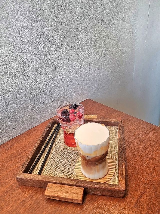 감성 카페 굴림 서촌점☕️