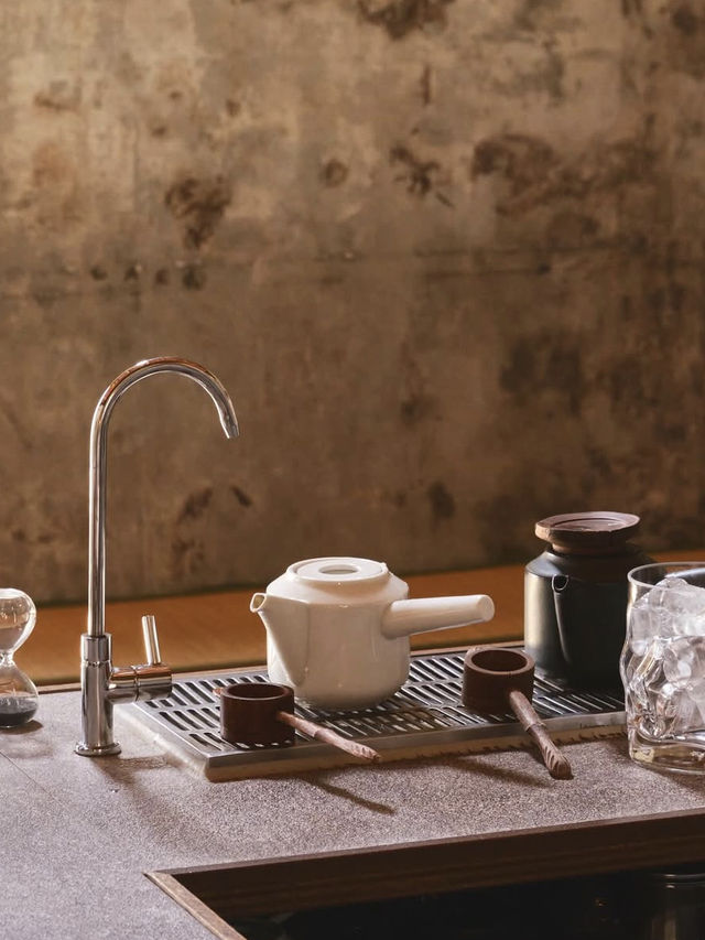 Undiscovered old tea house in Seoul 