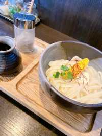 見た目のインパクトも大なうどんやさん。
