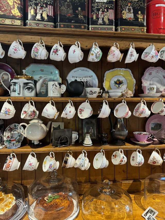 🫖 Ely Peacocks Tearoom – 私のお気に入りのティールーム 🍰