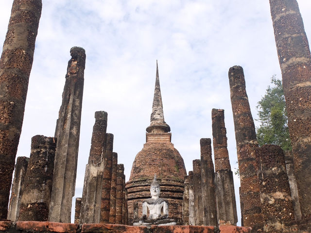 เที่ยวสุโขทัย ปั่นจักรยานชมประวัติศาสตร์