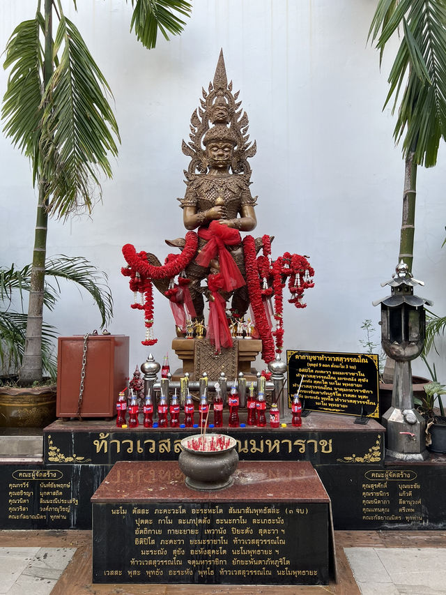 วัดอินทรวิหาร พระอารามหลวง 