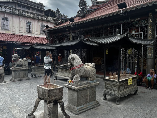🌸 Discover the Goddess of Mercy Temple (Kuan Yin Teng): Penang’s Spiritual Heartbeat 🏮
