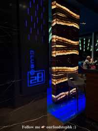 ☞ 頂樓泳池旁的Bar！夜景+美食+調酒三重享受！