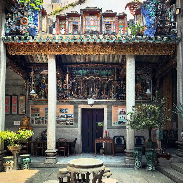 🏯 Nyonya Nostalgia: Opulent Mansions, Spicy Secrets & a Ghost(?) Sighting in Penang 🌶️