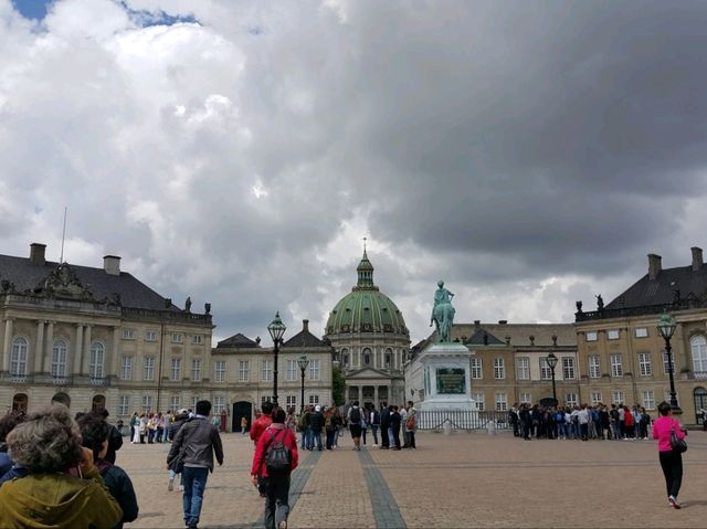 아말리엔보르 성(Amalienborg Palace)