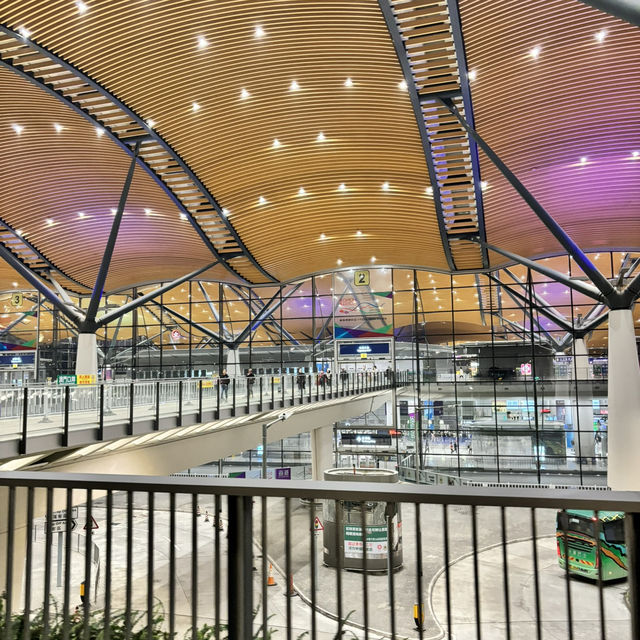 🇭🇰【香港】港珠澳大橋香港口岸(^ ^)ここからマカオへ！