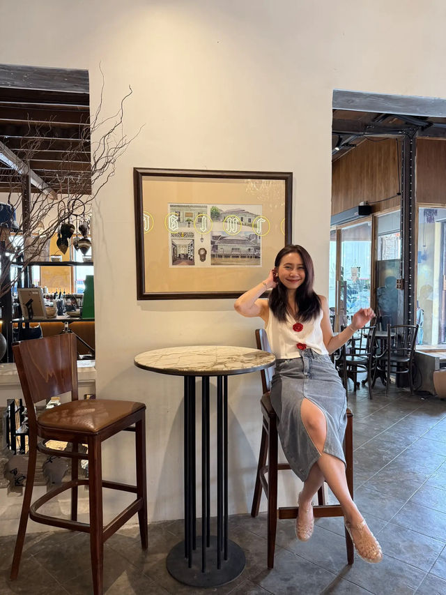 หลานเอก คอฟฟี่เฮ้าส์ คาเฟ่ย่านเมืองเก่า จ.ระยอง  หลานเอก คอฟฟี่เฮ้าส์ คาเฟ่ย่านเมืองเก่า จ.ระยอง