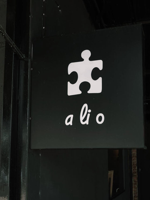 Alio Slow Bar Relationship - คาเฟ่สโลว์บาร์