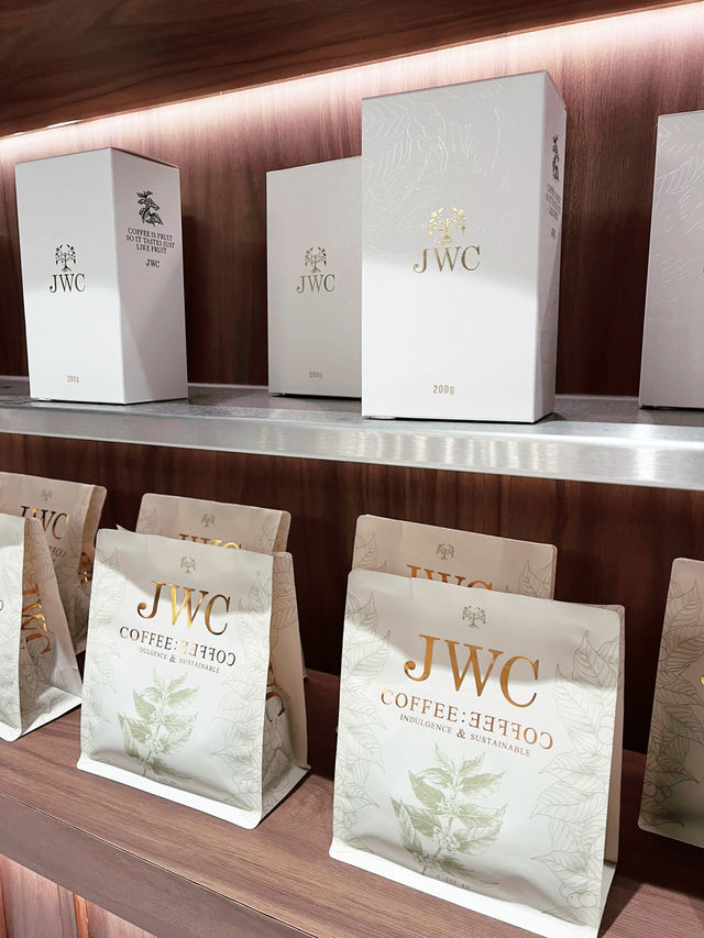 Latte & Literature: JWC at Eslite Starhill, a Hidden Weekday Gem