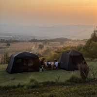 แคมป์นายพราน ลานกางเต็นท์ฟีลดีสุดๆ 🏕️🍃