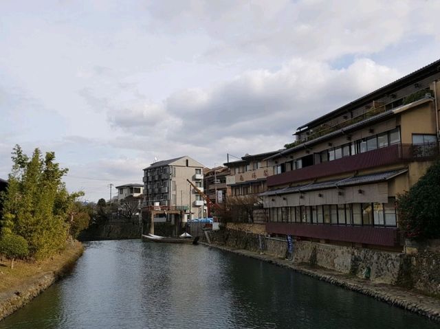Togetsukyō Bridge: Finding My Zen & Making the Most of Your Visit! 😌🍃