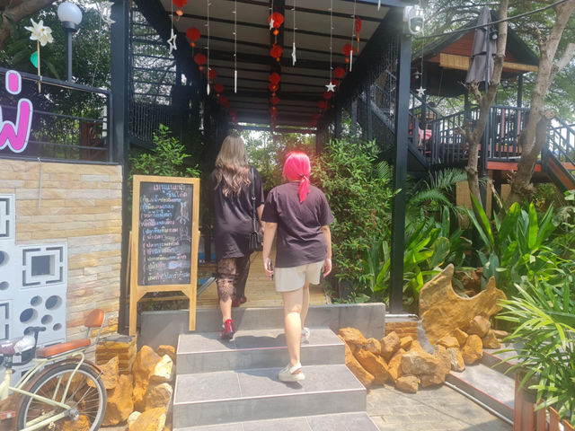 ซันโต๊ดคาเฟ่(บ้านต้นไม้ นครปฐม)คาเฟ่ลับๆ