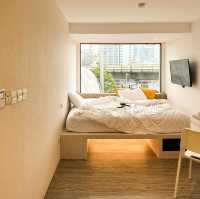 Yello Rooms Hotel ที่พักวิวรถไฟฟ้าสุดปัง