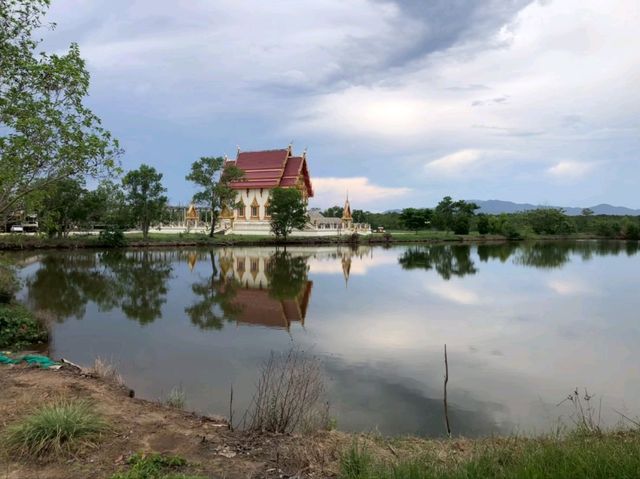 ล่องแพดูเหยี่ยวกับบ้านมณีแดงโฮมสเตย์ 