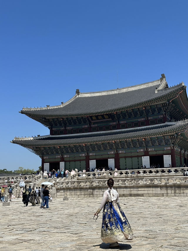 Exploring Gyeongbokgung Palace in Seoul 🇰🇷