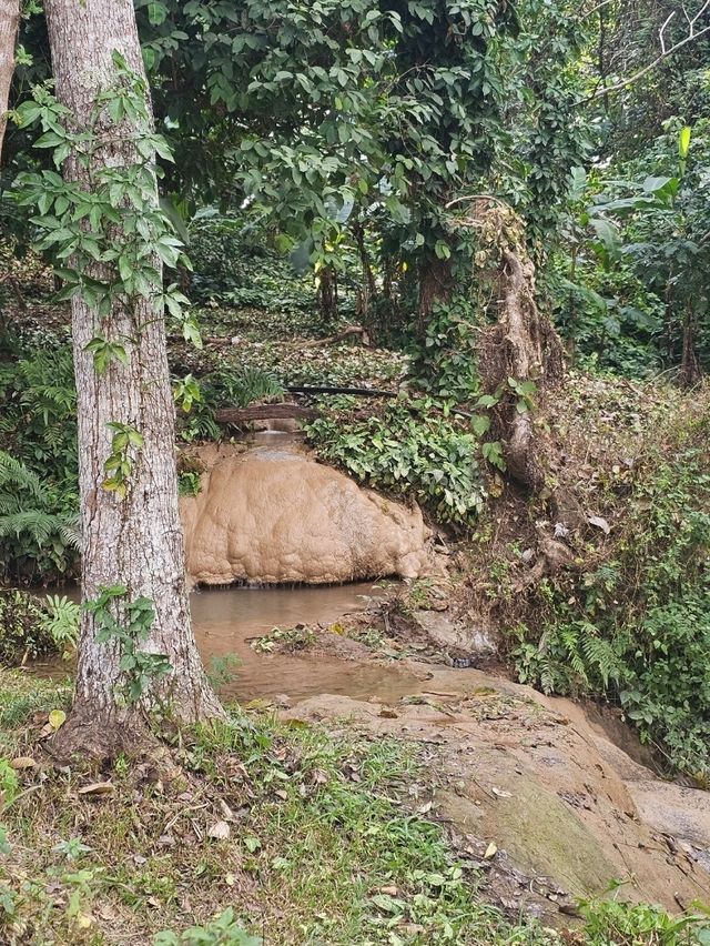 น้ำตกสวนห้อม