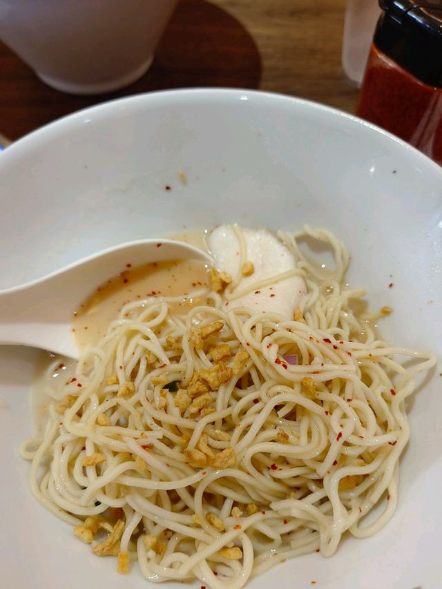 #新莊輔大美食 ，一口入魂雞白湯拉麵&輔大興德屏東夜市豆花