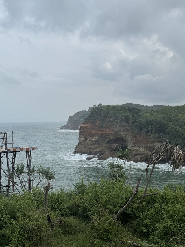 Timang Thrills: Rope, Waves & Brave Hearts