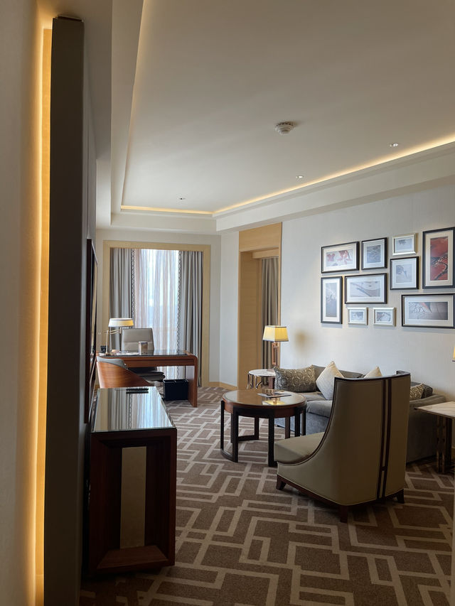 Suite Indulgence in the Skyline Embrace