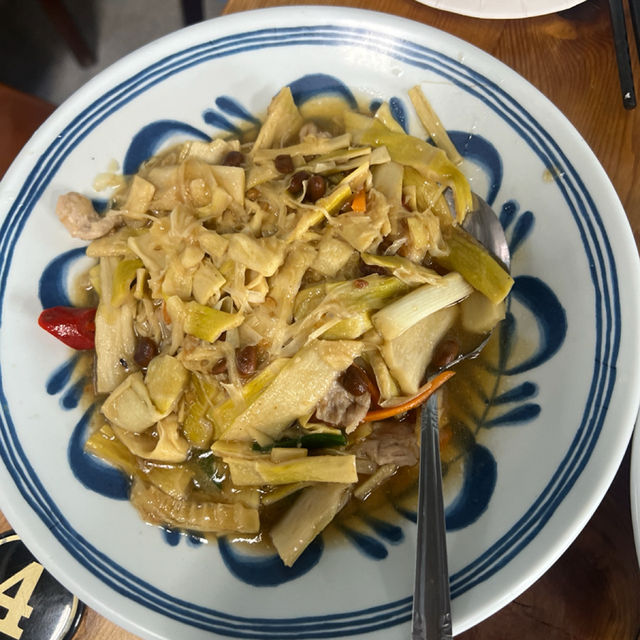 🌊海味滿滿的午後散策：卯澳船長平價小吃，一口小卷一口海風吹來的滿足