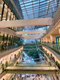 GUANGZHOU LIBRARY · THE WORLD’S MOST FUTURISTIC BOOK TEMPLE