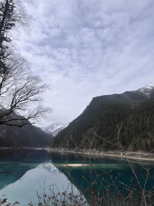 Where waterfalls sing and lakes mirror the sky: Discover Jiuzhaigou