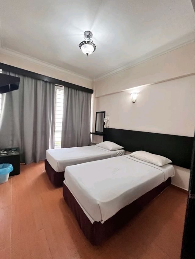 “Glory Beach Resort – Family-Friendly Seafront Stay with Rough Edges”