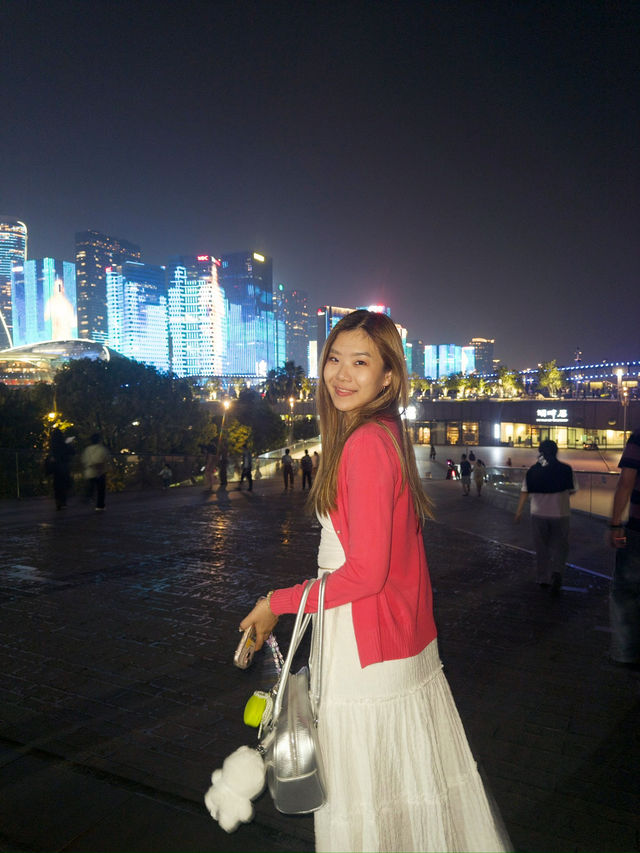 เดินเล่นชมแสงไฟริม Qiantang River