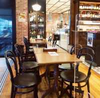 Tiny Tea & Bar