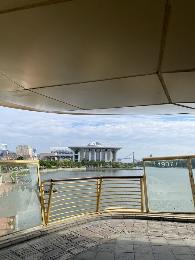 Millennium Monument, Putrajaya – History Meets Lake Views!