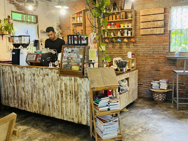 โรงคั่วหลังบ้าน
