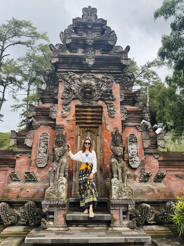 "Spiritual Cleansing at Bali’s Holy Spring – Tirta Empul”