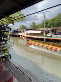 🚤 ล่องเรือชมวิถีริมคลอง… ณ คลองบางหลวง