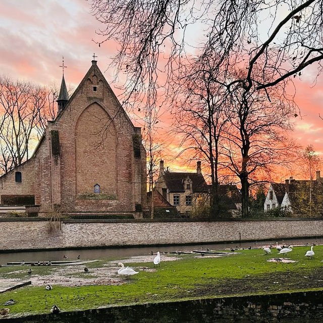 Lake of Love at Dusk: Bruges' Most Romantic Summer Evening