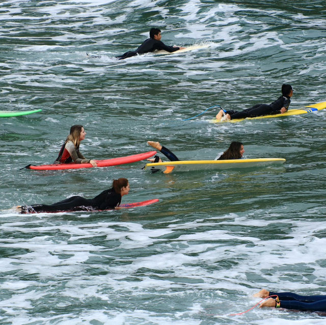 Big Wave Bay: Riding Hong Kong’s Coastal Rhythm🏄‍♂️🌊