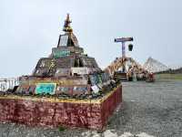  📍 G318 Nima Sacred Mountain Service Area – A Unique Tibetan-style Stop at 4668m