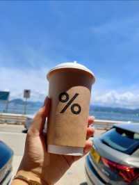 % Arabica cafe ริมทะเล