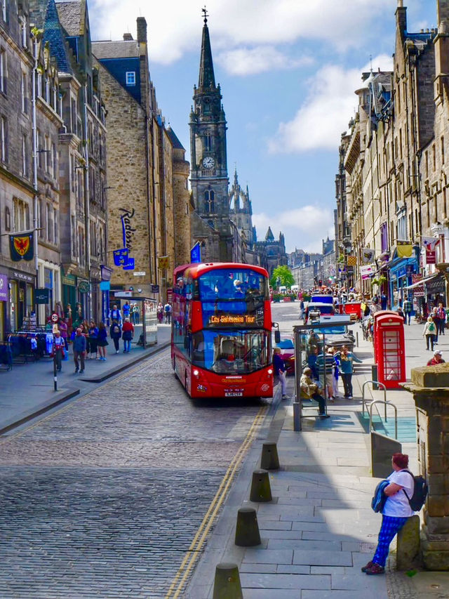 Castles, Cobbles & Culture: A Perfect Day in Edinburgh