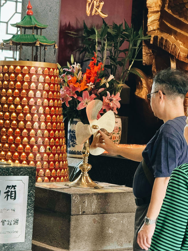 🙏 วัดแชกงหมิว – ขอพรหมุนกังหัน เปลี่ยนดวงให้ปัง!